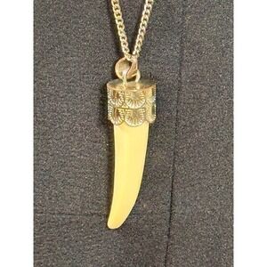 Vintage Horn Tooth Pendant Necklace Gold Tone Curb Chain Ornate Cap 19.5"